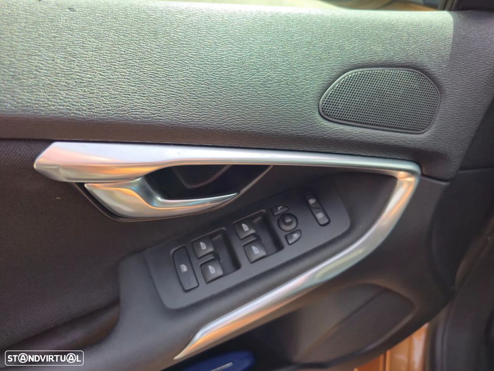 Volvo V40 1.6 D2 Momentum - 6