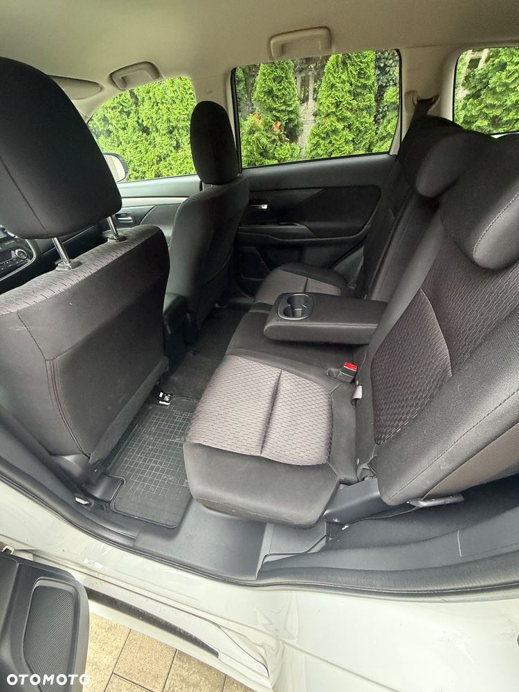 Mitsubishi Outlander 2.2 DID Intense - 13