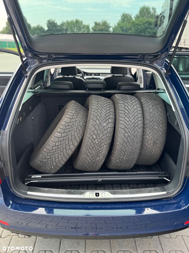 Skoda Superb 2.0 TDI Elegance - 31