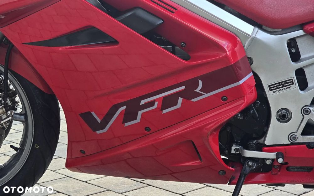 Honda VFR - 23