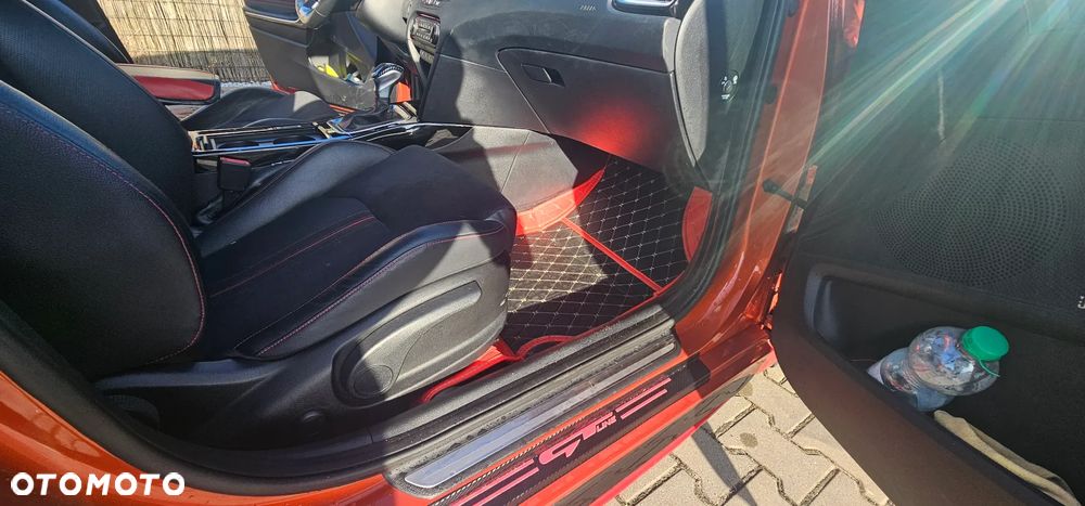 Kia ProCeed 1.6 T-GDI GT DCT - 11