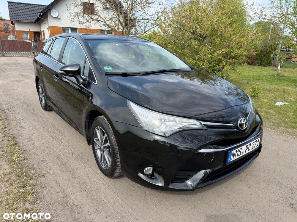 Toyota Avensis 1.8 Premium EU5 - 25
