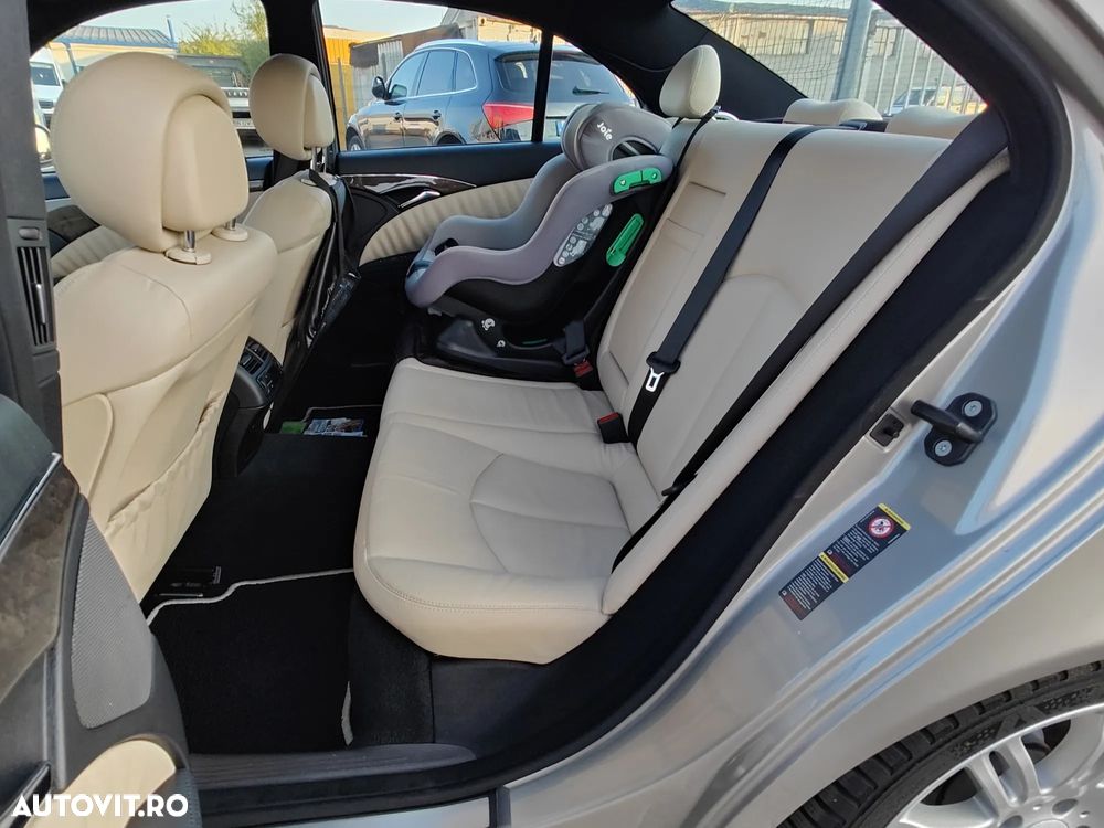 Mercedes-Benz E - 12