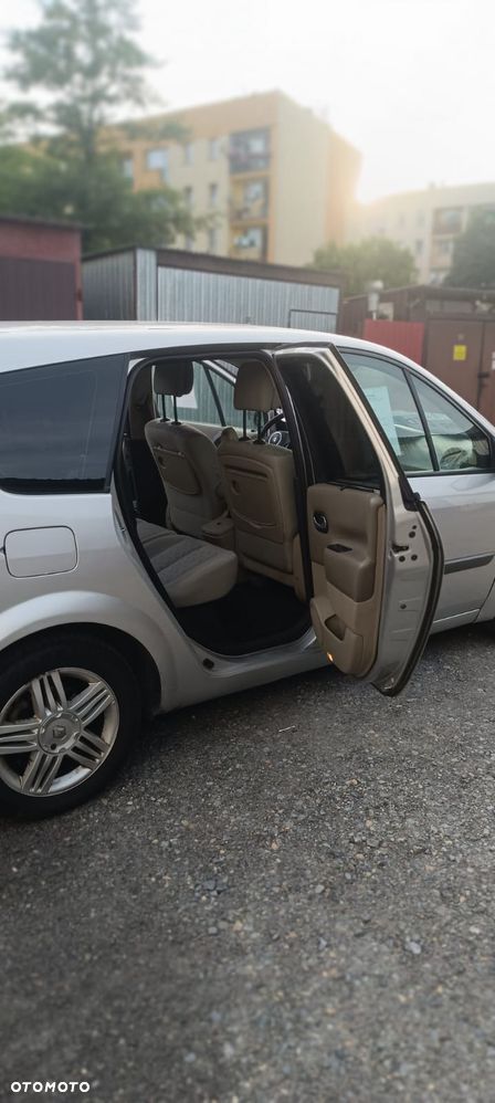 Renault Grand Scenic Gr 1.6 16V Confort Authentique - 12