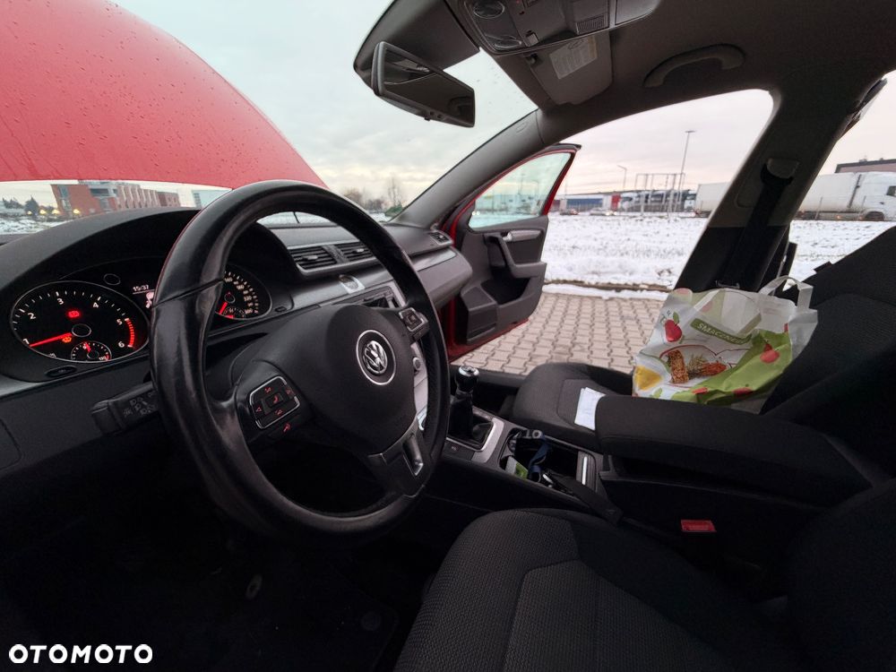 Volkswagen Passat Variant 2.0 TDI DPF Sportline - 12
