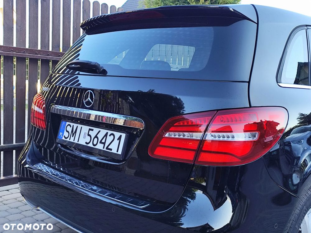Mercedes-Benz Klasa B 180 BlueEFFICIENCY Edition Style - 23