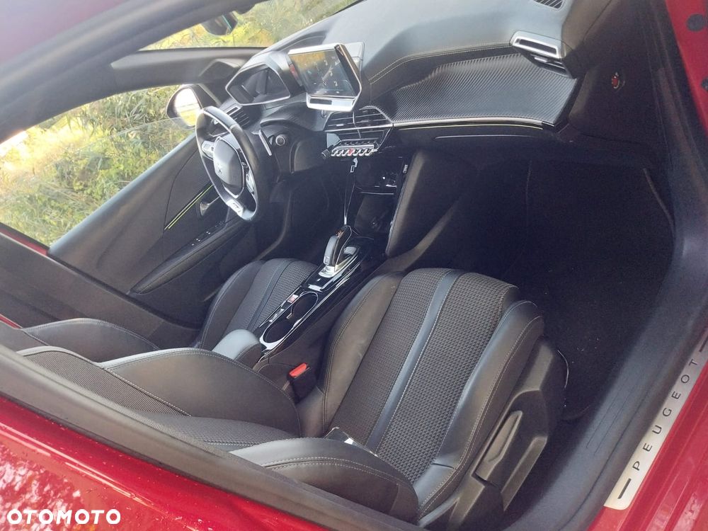 Peugeot 208 PureTech 130 EAT8 GT Pack - 28