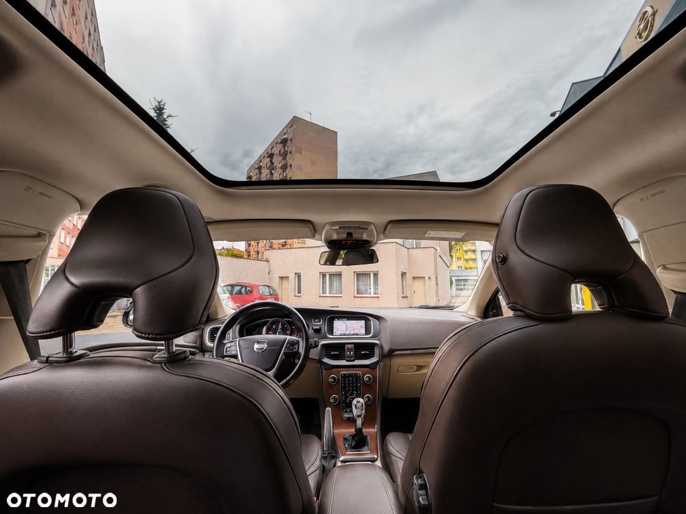 Volvo V40 D2 Summum - 24