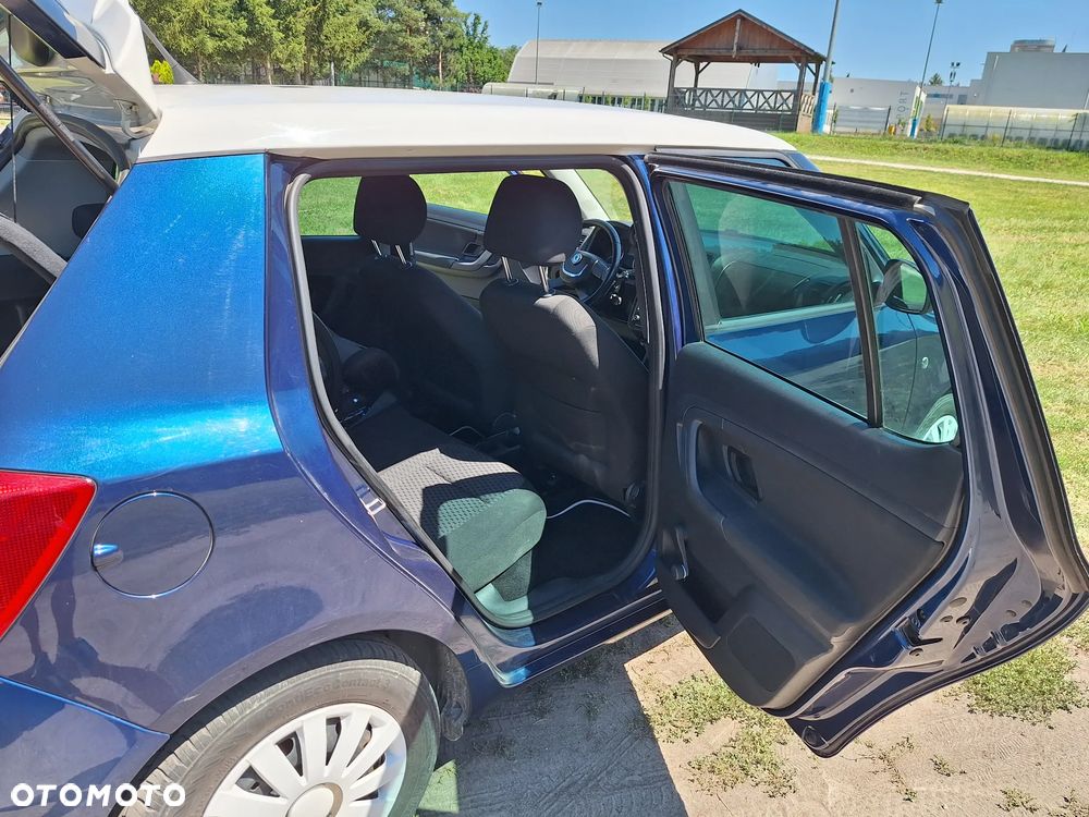 Skoda Fabia 1.2 HTP Ambiente - 11