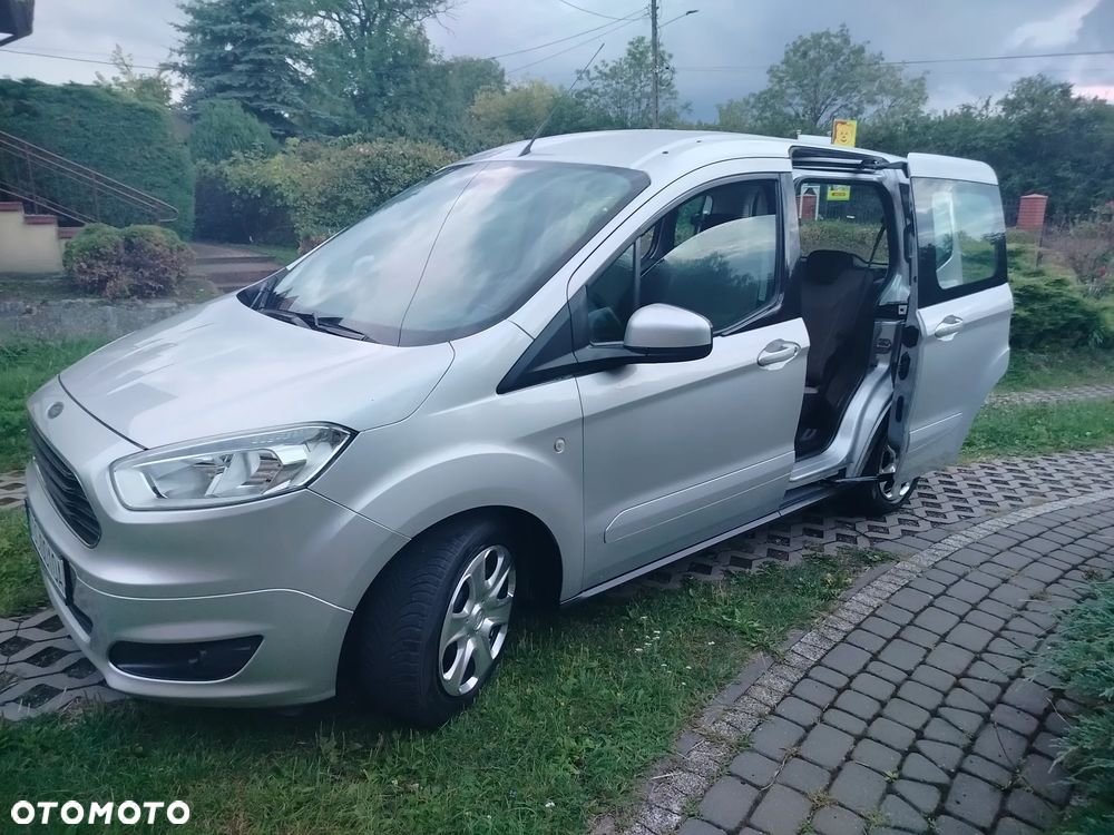 Ford Tourneo Courier 1.6 TDCi S&S Titanium - 21