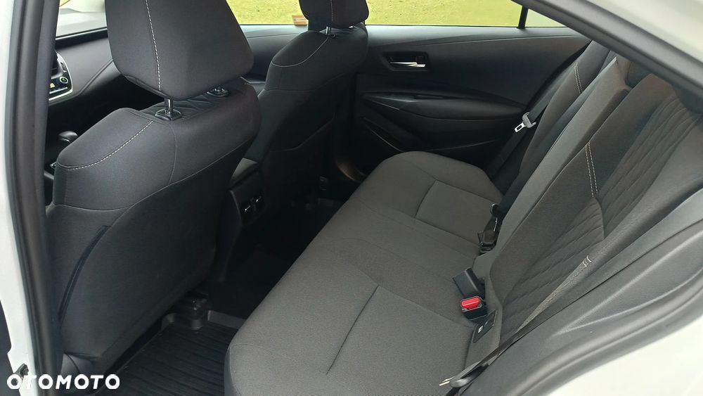 Toyota Corolla 1.8 Hybrid Comfort - 13