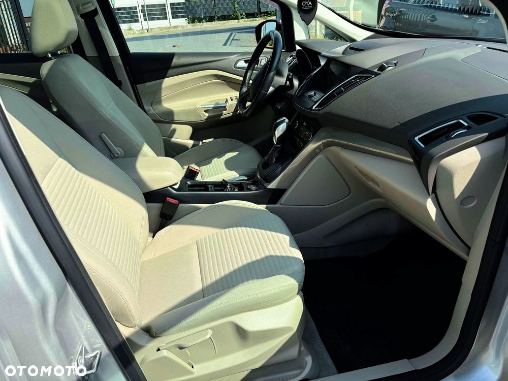 Ford Grand C-MAX - 11