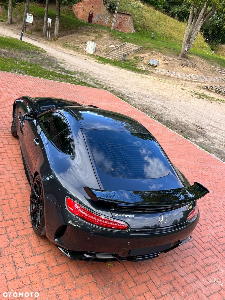 Mercedes-Benz AMG GT R - 23