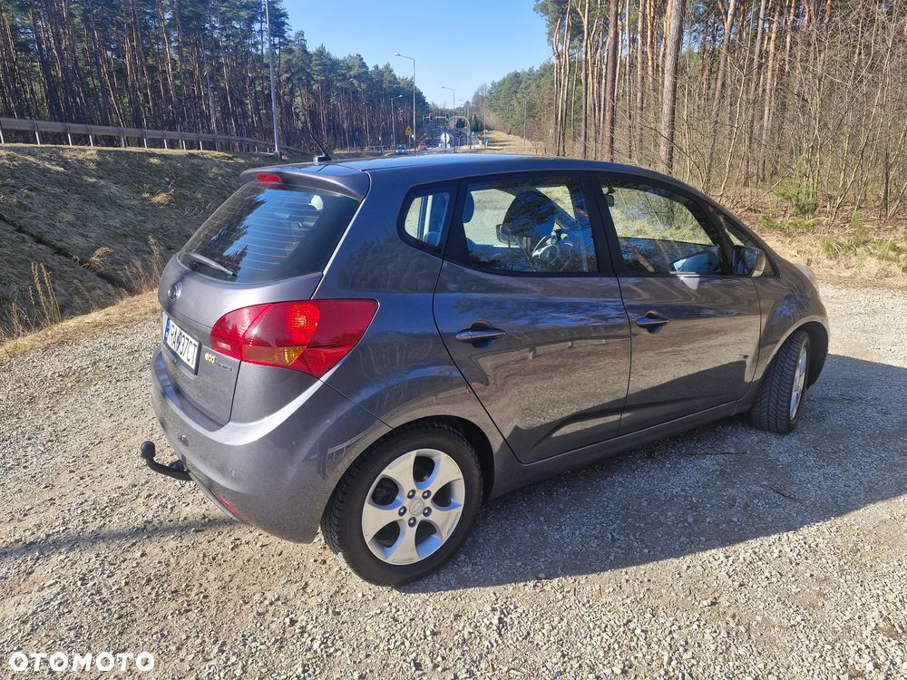 Kia Venga 1.6 CVVT Black Collection - 6