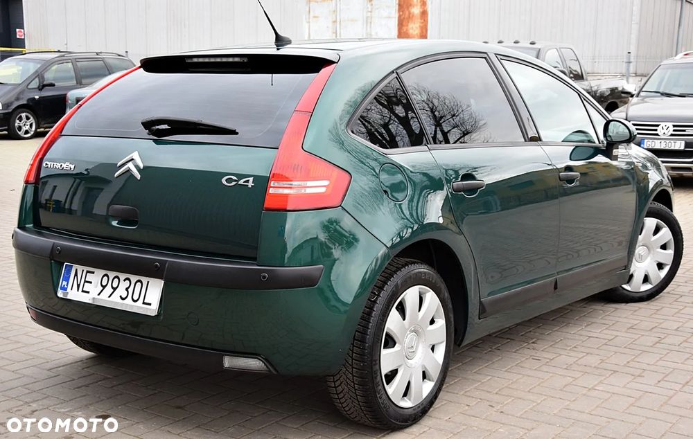 Citroën C4 1.4 16V Advance - 2