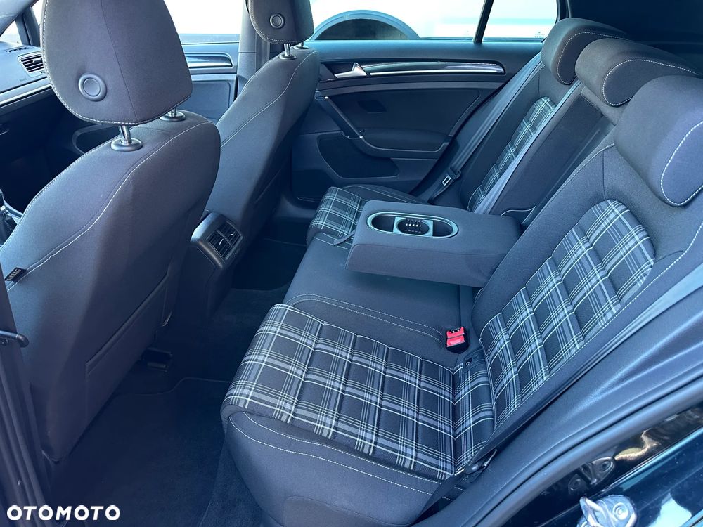 Volkswagen Golf 2.0 TDI BMT GTD - 22