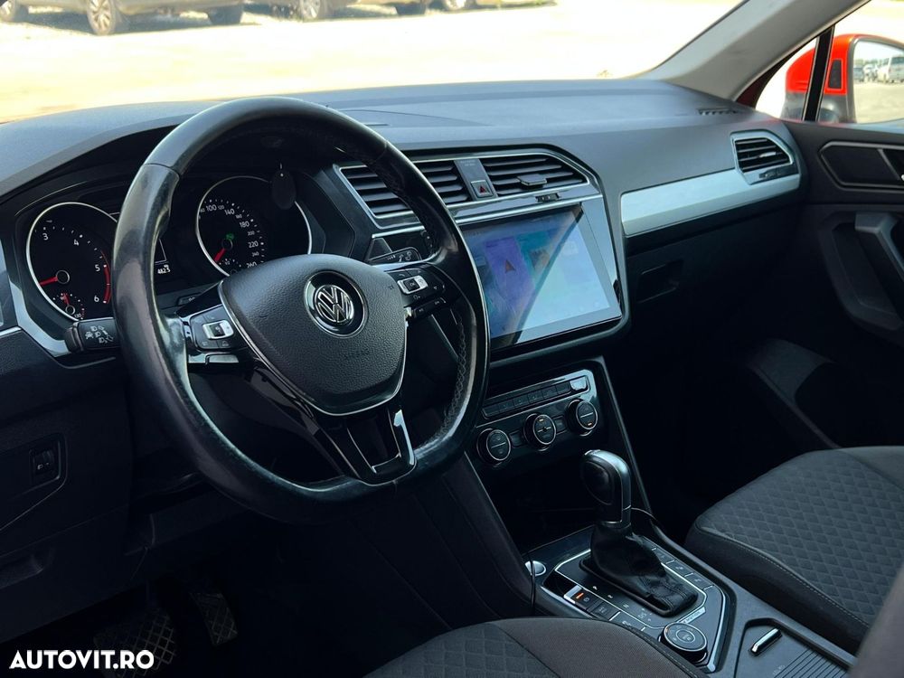 Volkswagen Tiguan - 12