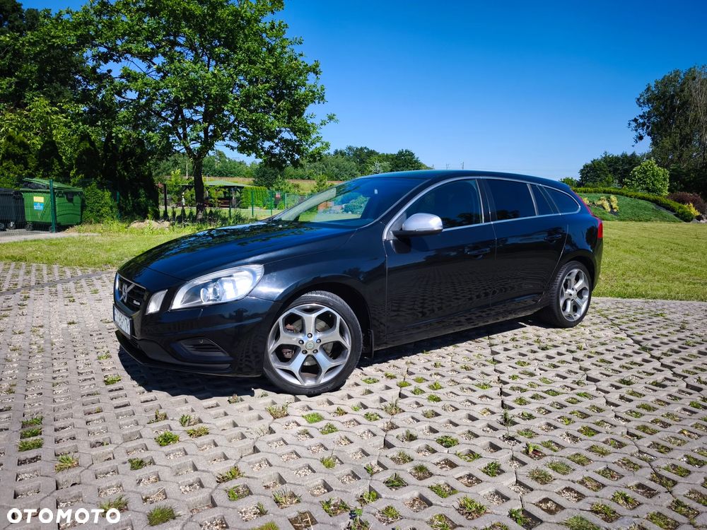 Volvo V60 D3 R-Design - 4