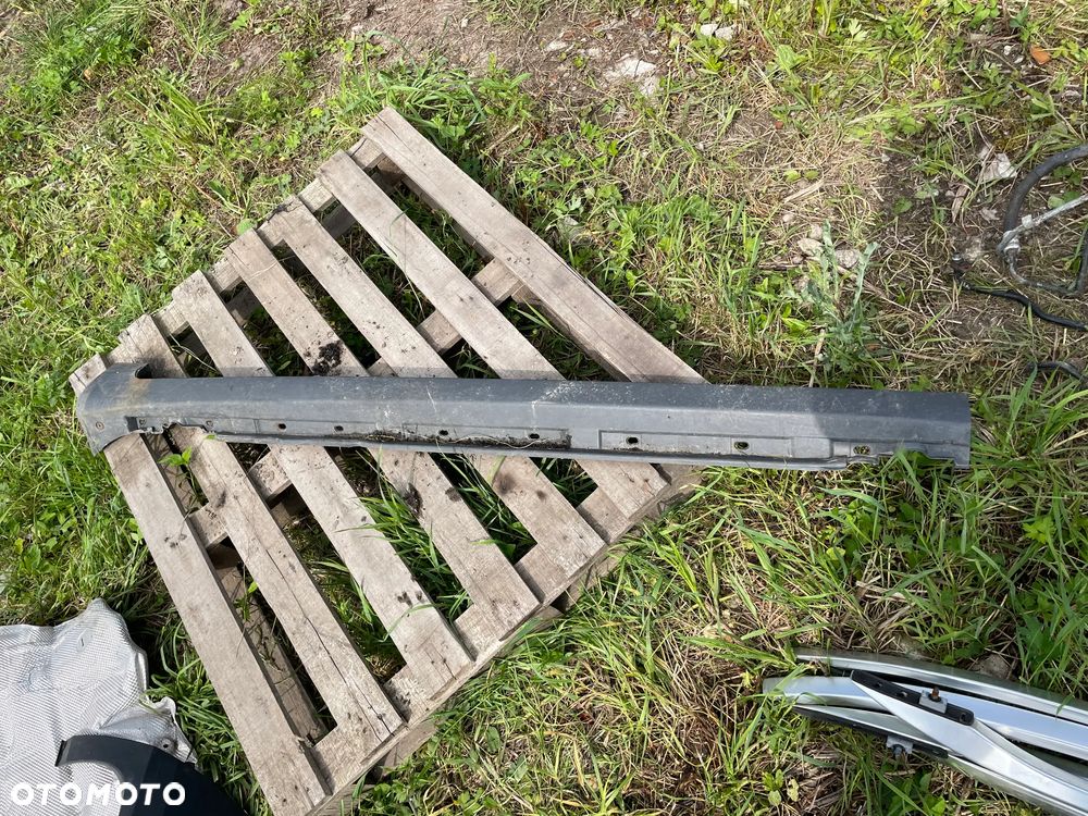 Listwa progowa lewa AUDI 8E0853859 - 1