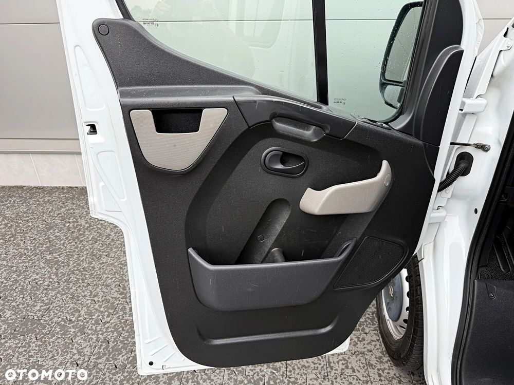 Opel Movano - 12