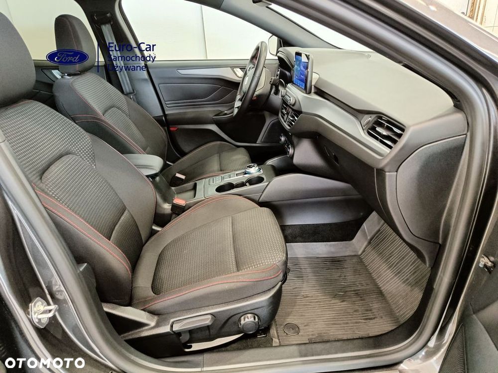 Ford Focus 1.5 EcoBlue Start-Stopp-System ST-LINE STYLE - 12