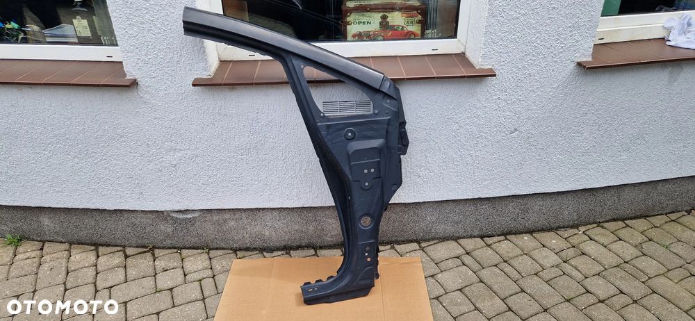 TOYOTA VERSO 09- PRÓG PRAWY SŁUPEK 61131-0F020 PRZÓD