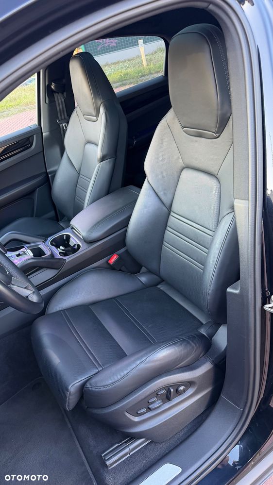 Porsche Cayenne S - 17