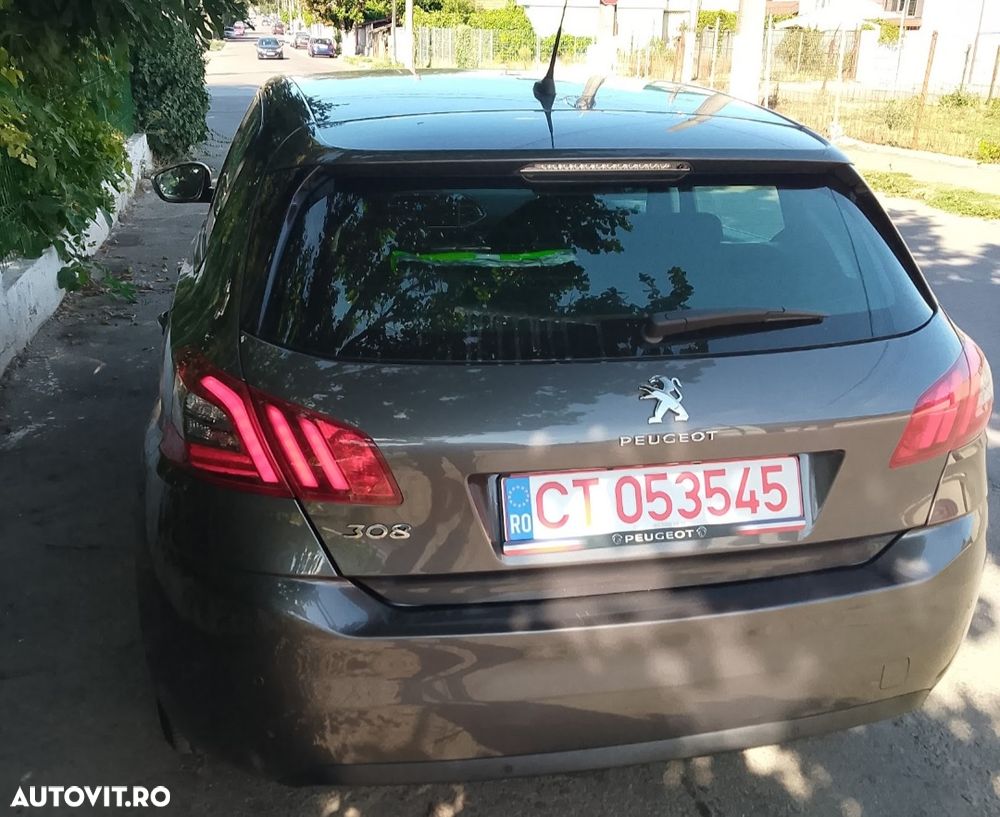 Peugeot 308 1.2 L PureTech Turbo Active - 8