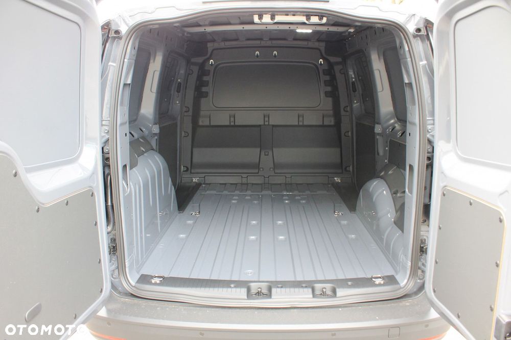 Volkswagen Caddy Maxi Cargo 2.0 TDI Manual - 8