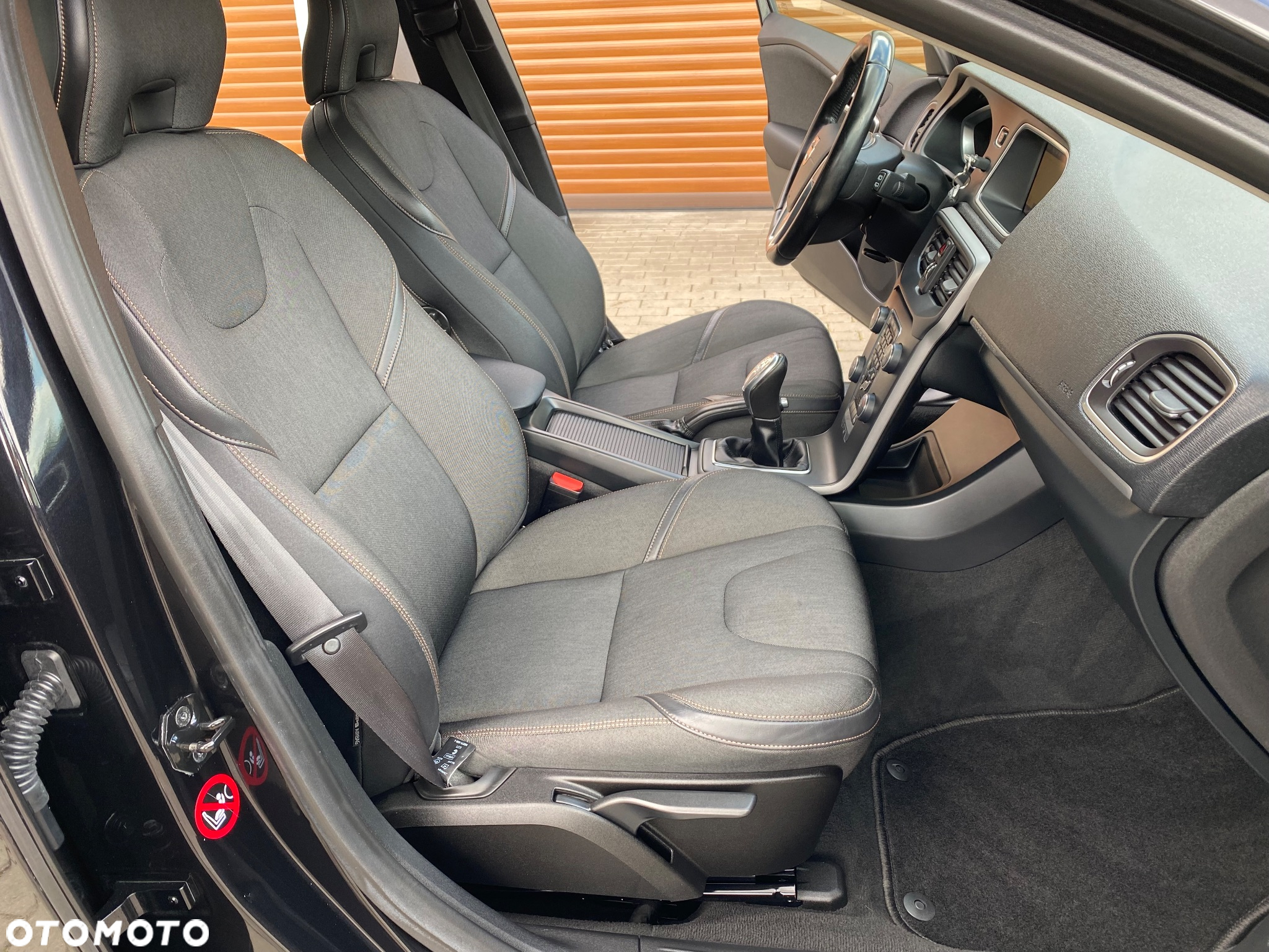 Volvo V40 Cross Country D3 Momentum - 29
