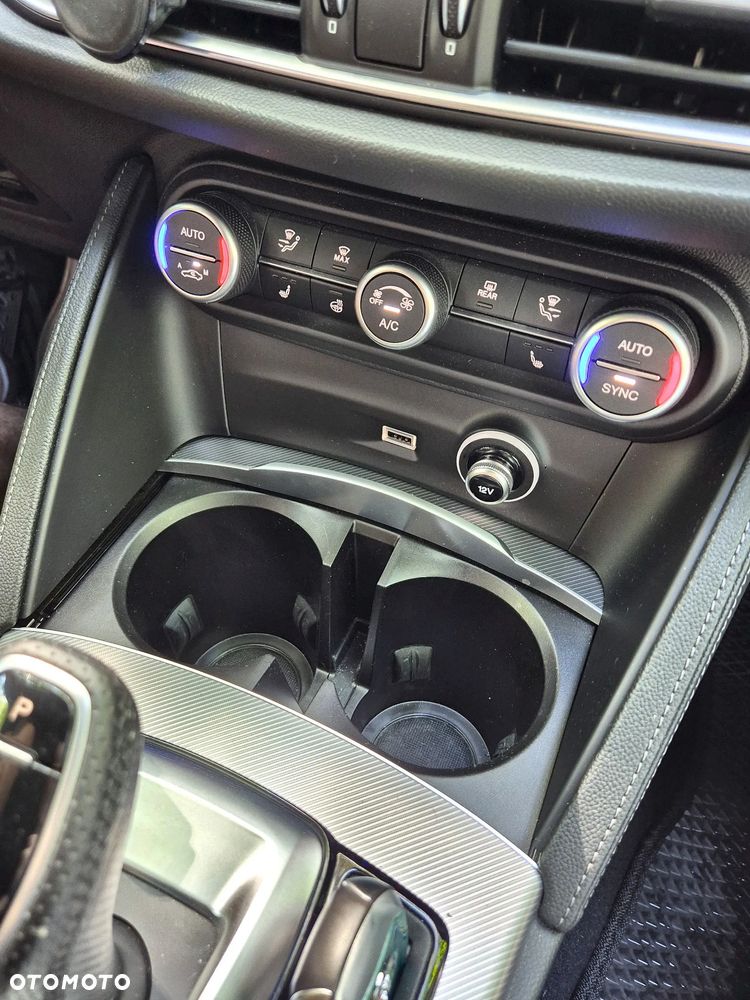 Alfa Romeo Stelvio 2.0 Turbo Tributo Italiano Q4 - 28