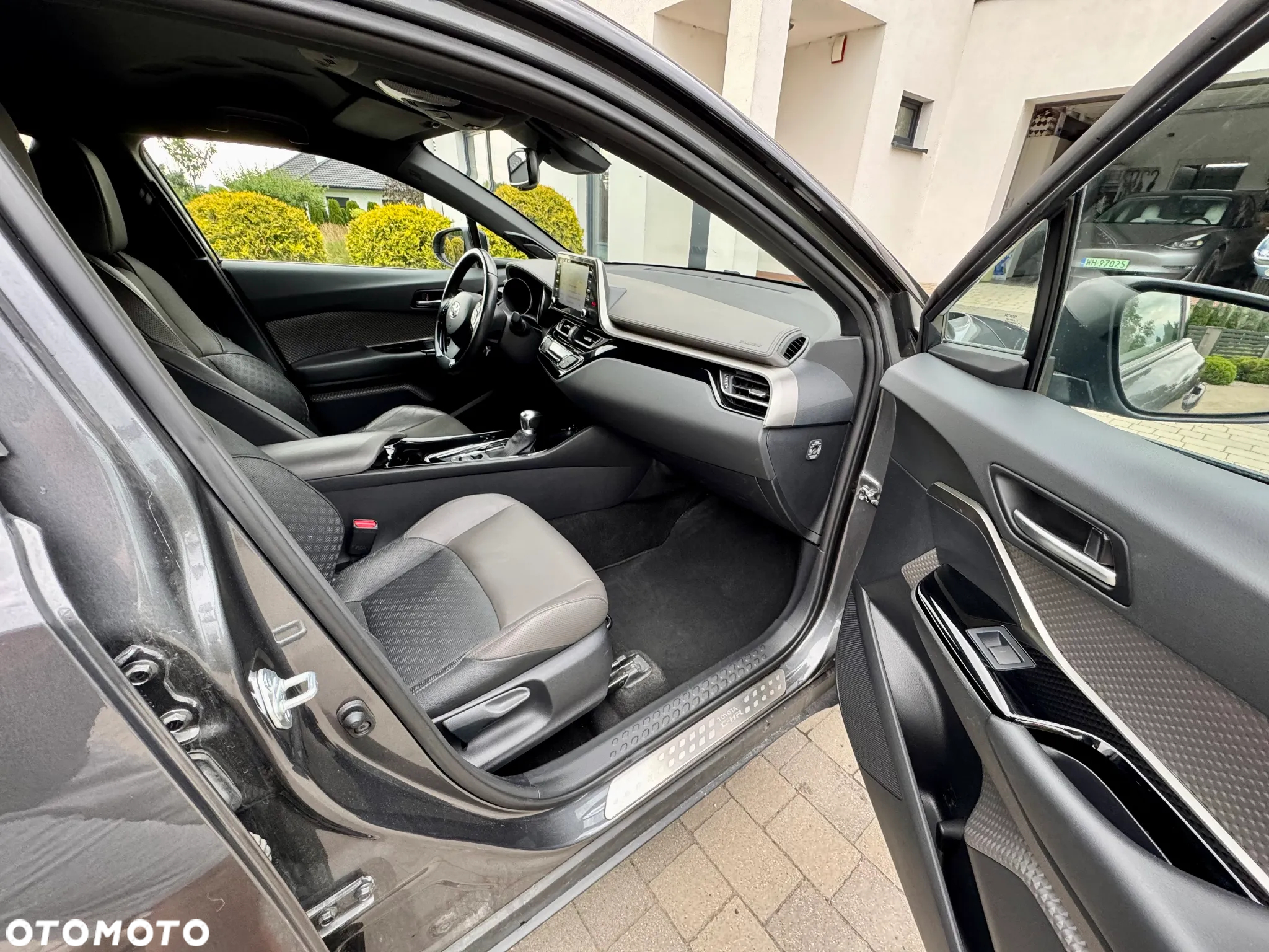 Toyota C-HR 2.0 Hybrid Black Edition - 22