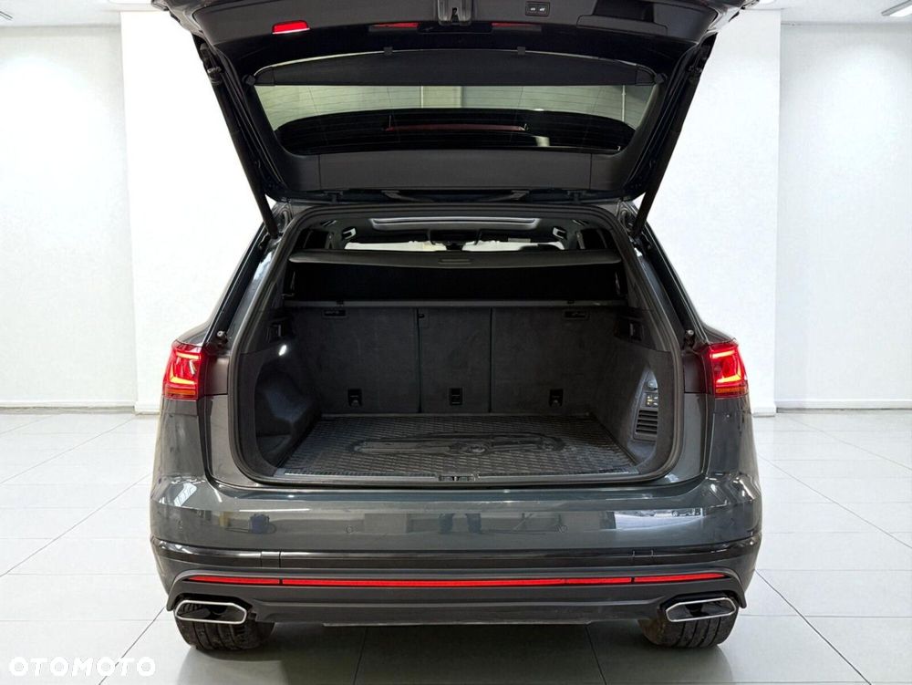 Volkswagen Touareg - 11