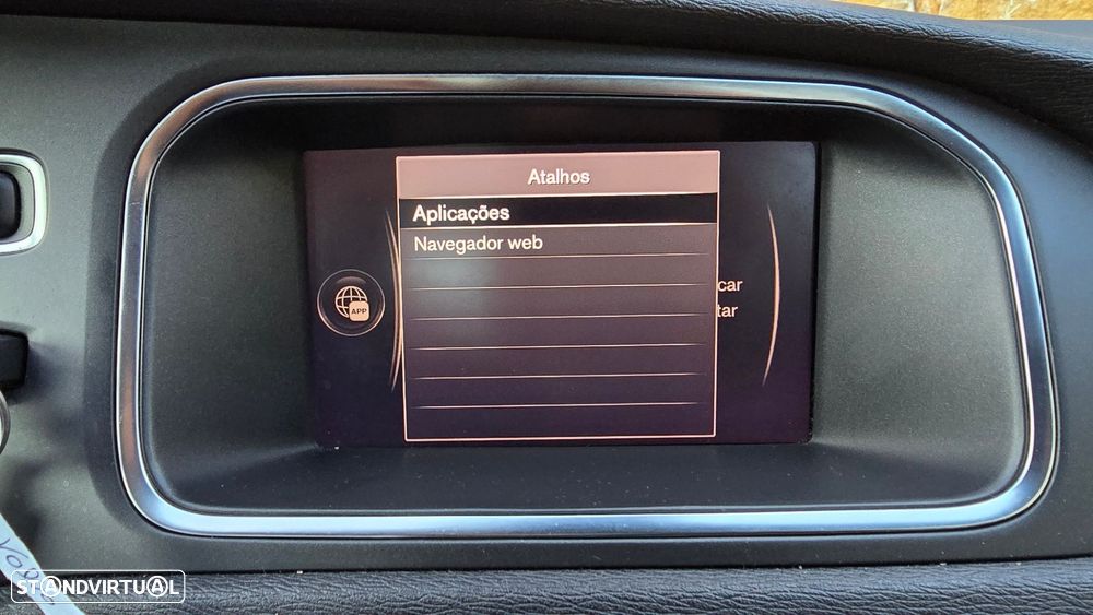 Volvo V40 2.0 D2 Momentum Geartronic - 24