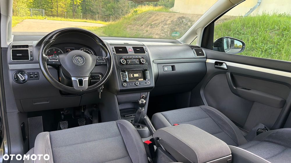 Volkswagen Touran 2.0 TDI DPF STYLE - 22