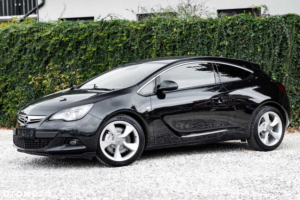 Opel Astra IV GTC 1.6 T Sport - 3