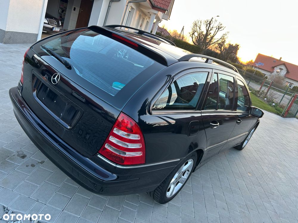 Mercedes-Benz Klasa C 200 Kompressor Automatik Avantgarde Sport Edition - 7