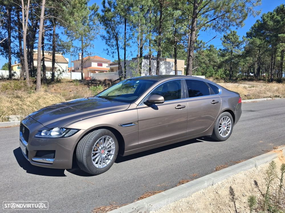 Jaguar XF E-Performance Prestige - 6