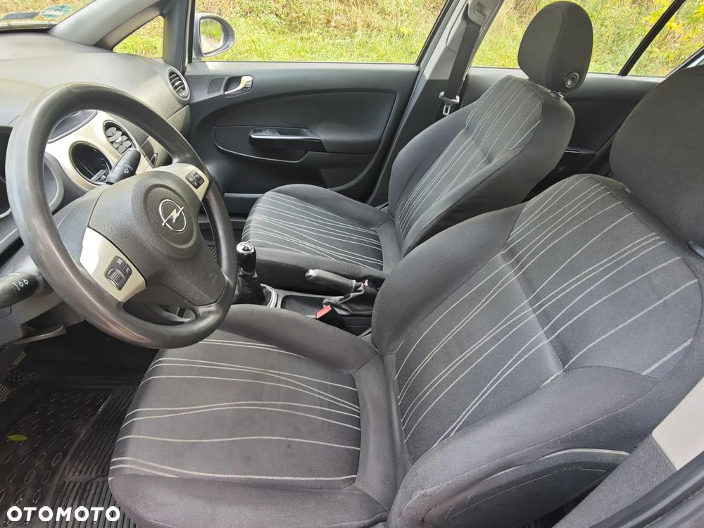 Opel Corsa 1.4 16V Cosmo - 14