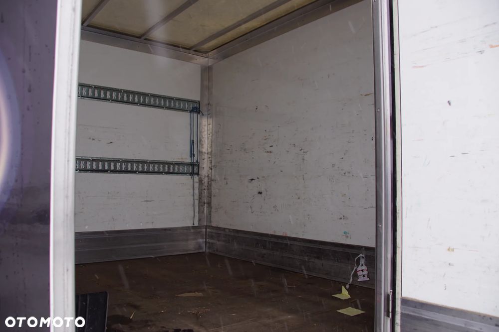 Auto na części - Fuso Canter 9C18 3.0 D 175 KM 4P10 Duonic 2020R Silnik Skrzynia Drzwi Lampa Lusterko Klamka Szyba Owiewka Osłona Kontener Zabudowa Deska Kokpit Sterownik Moduł Czujnik Licznik Panel - 14