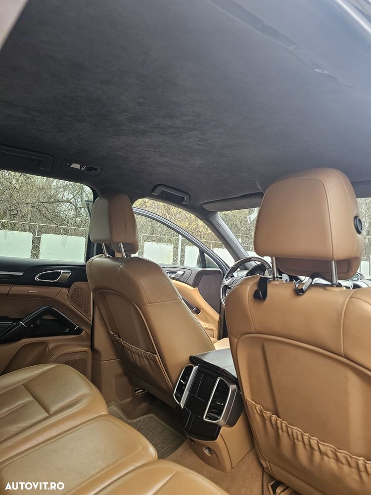 Porsche Cayenne - 2