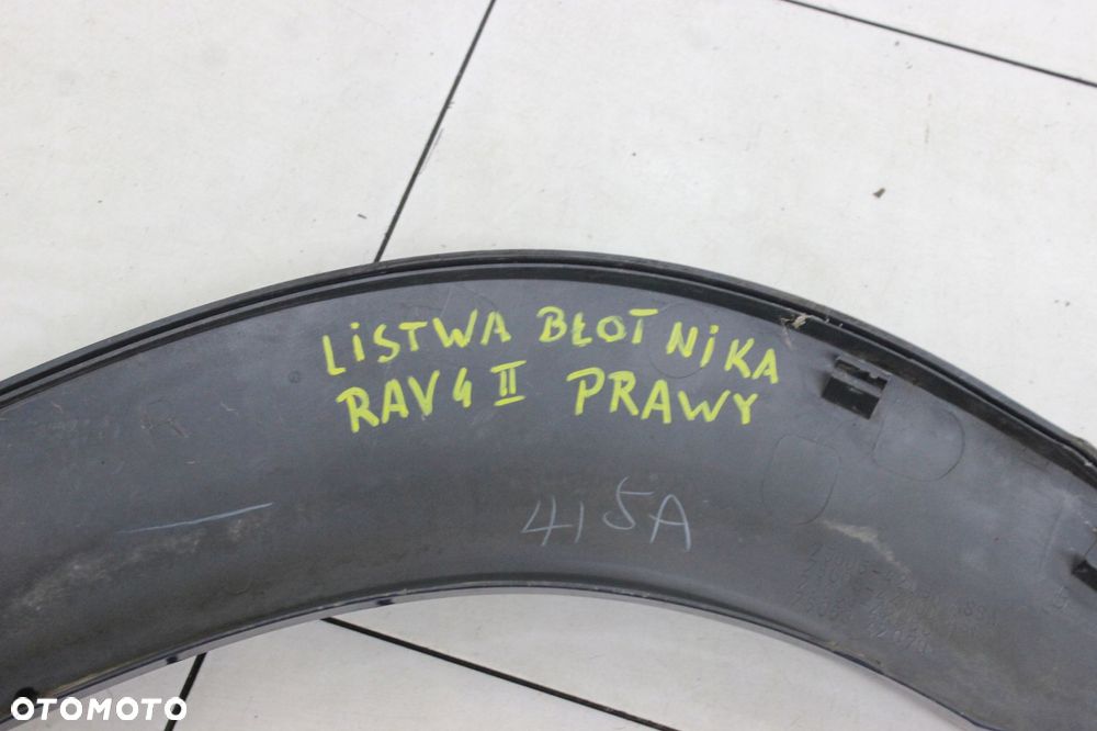 TOYOTA RAV4 RAV 4 II 00R- LISTWA ZDERZAKA TYLNEGO PRAWA PRAWY TYŁ 5D - 5