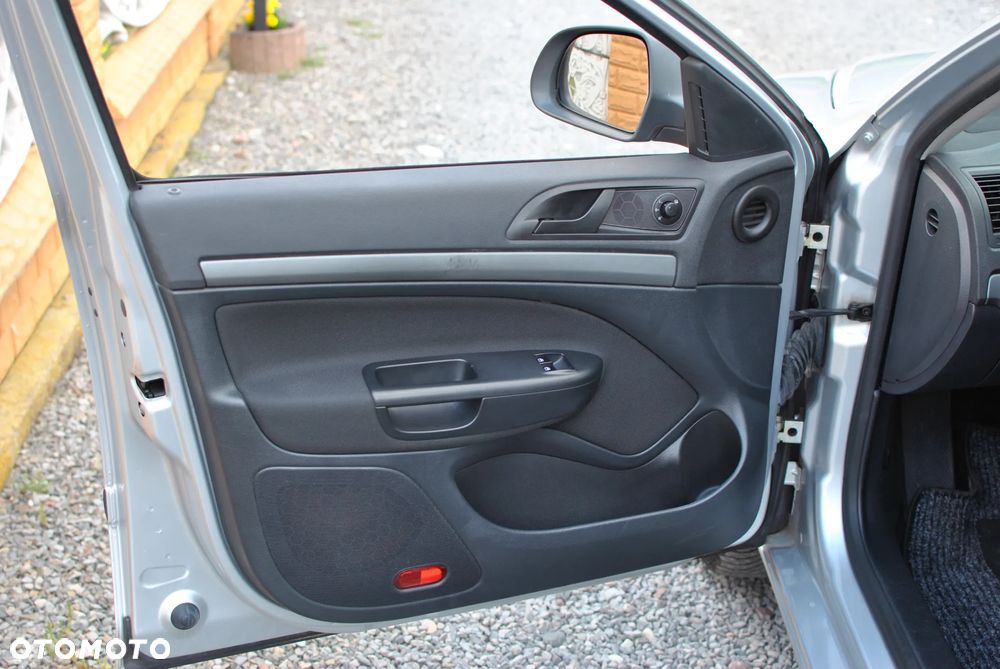 Skoda Octavia 1.6 Ambiente - 19