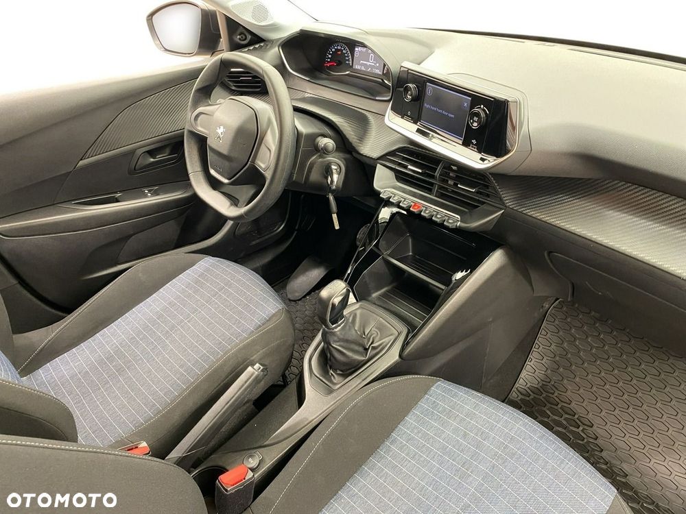 Peugeot 208 - 15