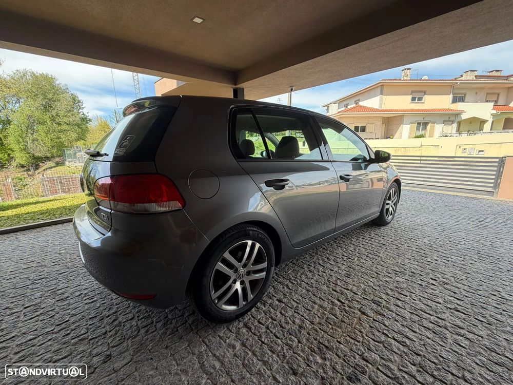 VW Golf 2.0 TDi Confortline - 10