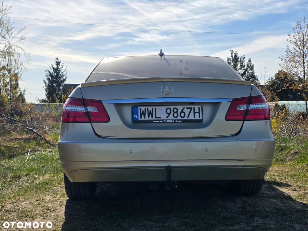 Mercedes-Benz Klasa E 250 CDI DPF BlueEFFICIENCY Automatik Elegance - 4