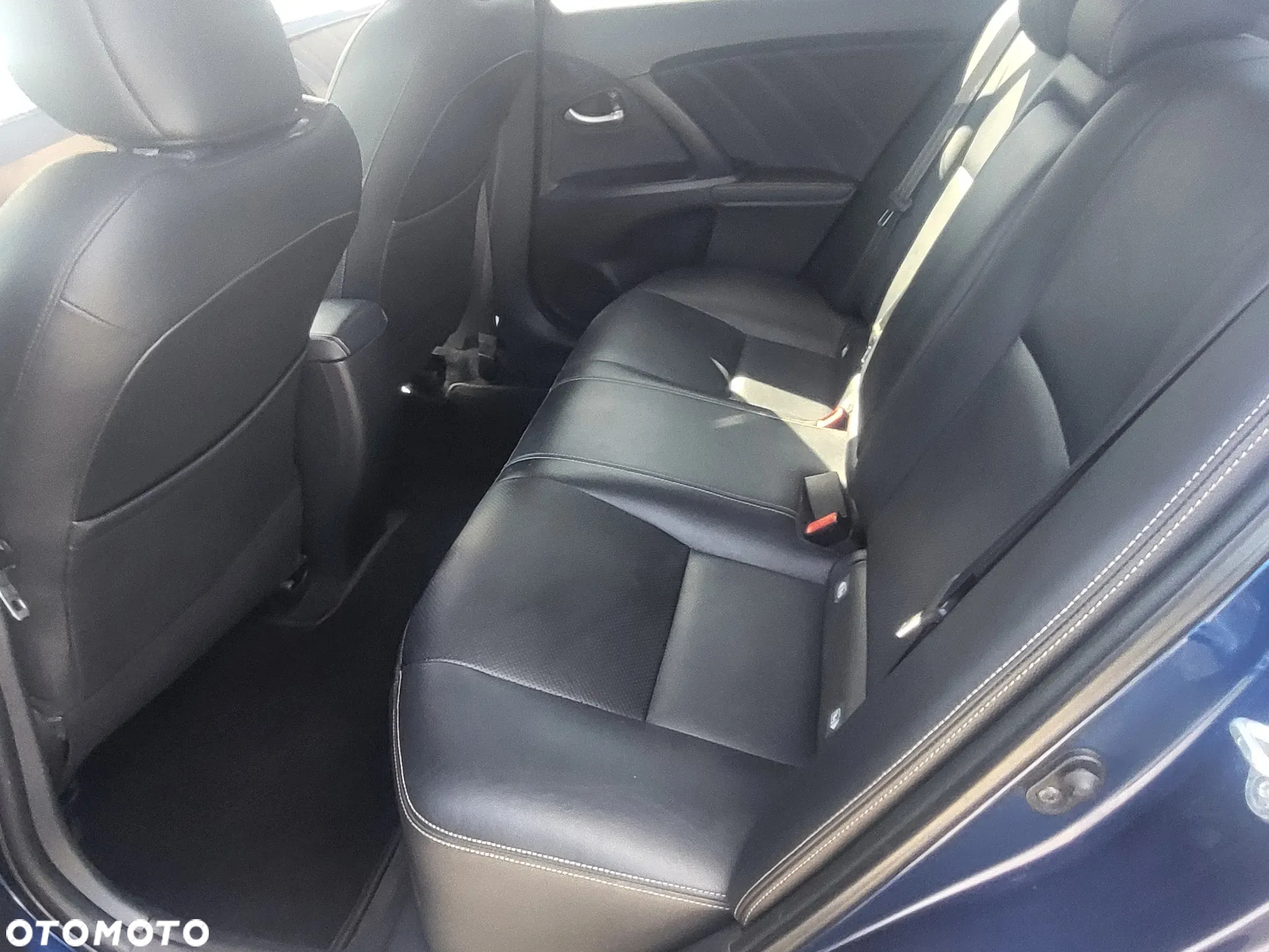 Toyota Avensis 2.0 D-4D Prestige - 8