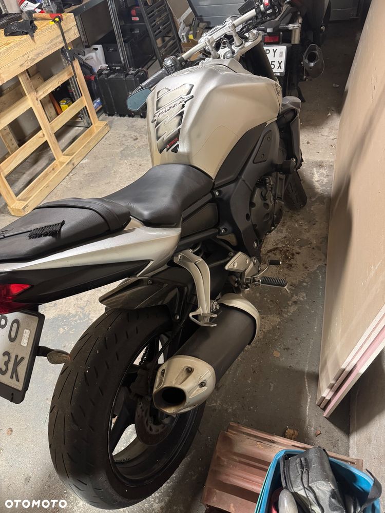 Yamaha FZ - 4