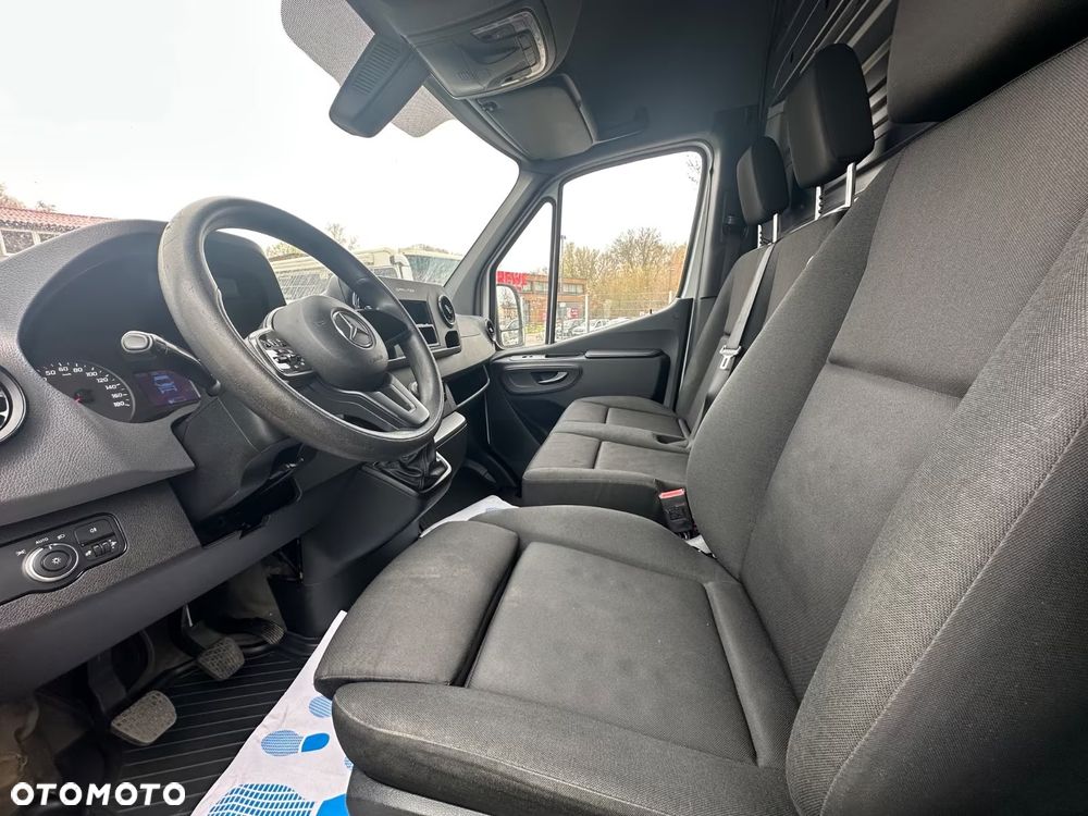 Mercedes-Benz Sprinter - 9