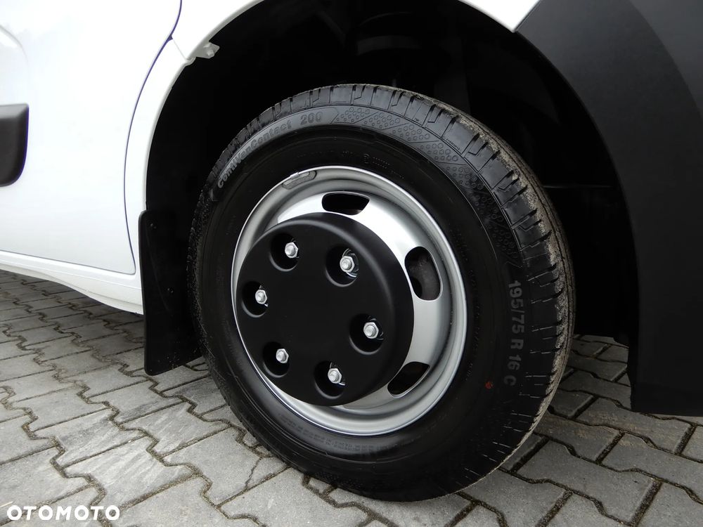 Iveco DAILY 163 KM Firana Obustronna Skrzynia 4327 mm 8 E.Palet WZMACNIANY 60 Tys Przebieg Serwis ASO Stan Jak NOWY POLECAM - 9